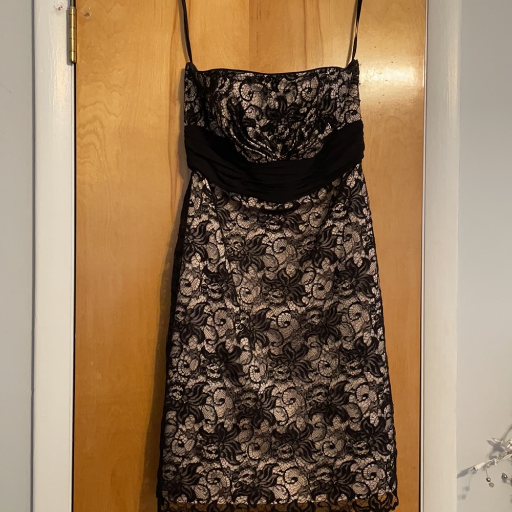 BLACK LACE STRAPLESS DRESS - Picture 3 of 5